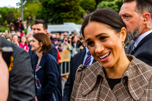 Hollywood bu soruyu konuşuyor: Sussex Düşesi Meghan Markle setlere mi dönüyor?