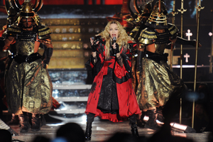 Pop ikonu Madonna yeni albümüyle sahneye geri dönüyor