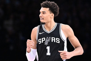 Wembanyama, NBA tarihine geçti: 22 yaşında 'yılın savunma oyuncusu' seçildi