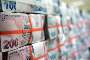 Commerzbank, TL'nin daha fazla değer kaybetmesini bekliyor
