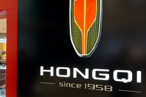 Çin merkezli otomobil devi Hongqi, Avrupa üretimi için Stellantis’in İspanya fabrikasıyla görüşüyor