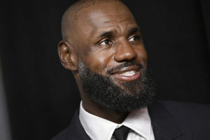 LeBron James yeni takımını açıkladı: Gelecek sezon Philadelphia 76ers'ta