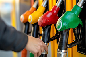 Motorinin ardından benzine de büyük zam!