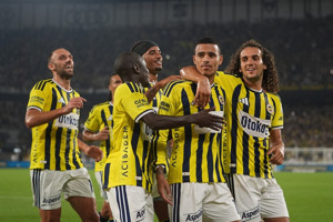 Fenerbahçe Kadıköy'de 4 golle kazandı