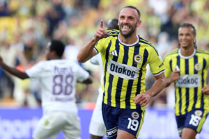 Tarihi galibiyet Fenerbahçe’yi sakinleştirir mi?