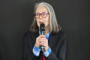Anne Carson, Nobel Edebiyat Ödülü'nü kazandığını mutfağını süpürürken öğrenmiş