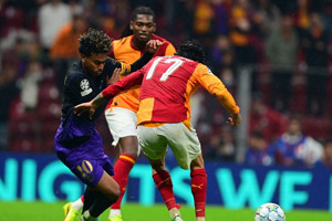 Barcelona'ya yenilen Galatasaray, Devler Ligi'nde puanla tanışamadı