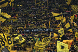 Borussia Dortmund, tribünde telefona savaş açtı