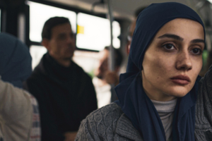 Altın Portakal’da Bir Anne Hakkında ve Ölü Arının İğnesi izlendi