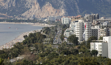 Savaştan kaçan para Antalya’da eve sığındı (Rus ve Ukraynalıların gayrimenkul ilgisi zirve yaptı)