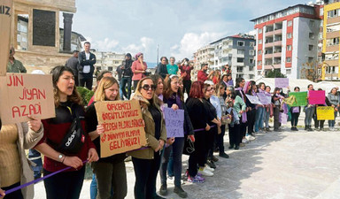 Deprem bölgesindeki kadınlar için meslek kursları açılmalı