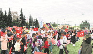 Deprem bölgesindeki çocukların bayramı!