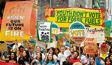 İklim için toplanan on binlerin lideri gençler ve çocuklar