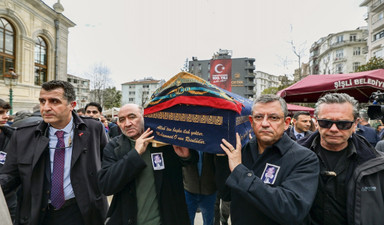Son komünist Türk devletinde bir cenaze!