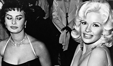 Baktım, baktı, bakıştık