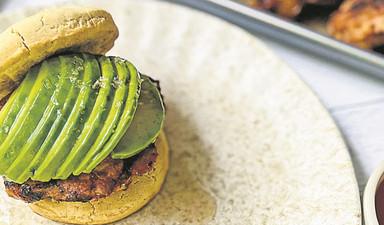 Glutensiz bisküvili çıtır acı tavuk