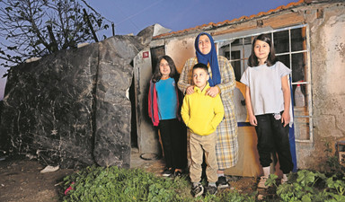 “Anne, bizim ekmeğimizin içinde niye tavuk yok”