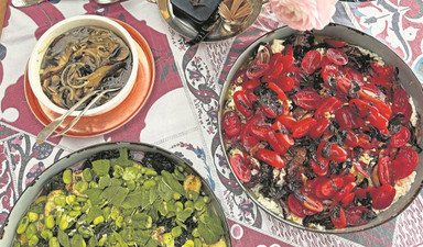 Uzun bir aradan sonra arkadaşlar ve aileyle paylaştığımız bir sofra kurdum