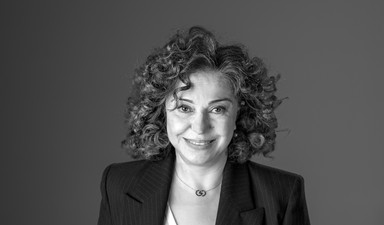 Yenal Bilgici ile bir nehir söyleşiye imza atan Psikiyatrist Dr. Gülcan Özer: Aşk insanı yener