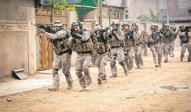 Amerikan askerleri Irak’ta bir çatışmanın ortasında