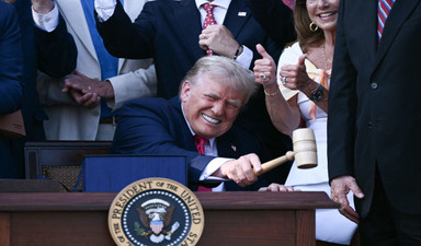 1.4 milyar Çinli bize gülüyor