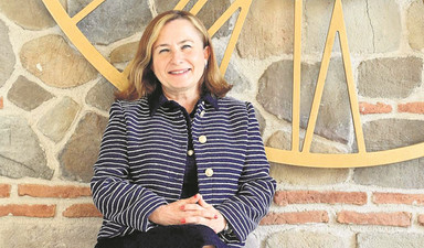 Koç Üniversitesi Tıp Fakültesi Nöroloji Ana bilim Dalı Başkanı Prof. Ayşe Altıntaş: Vücudunuza kulak verin “Dur” diyorsa hemen durun