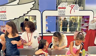 Kırmızı Karavan yola çıktı