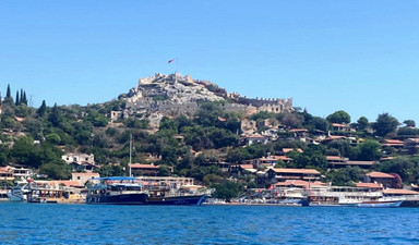 Kaleköy’de 105 metrelik bir beton iskele