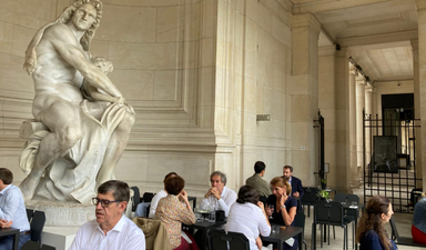 Paris’te müze saraylar demokratikleşirken