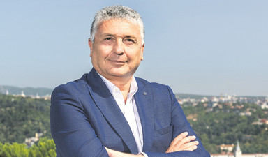 Mercedes-Benz Türk CEO’su Süer Sülün: Yılda 4500 otobüs 35 bin kamyon ve sayısız iyilik üretiyor