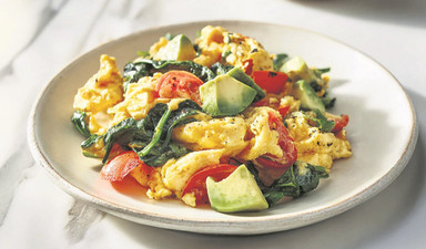 Hızlı sebzeli omlet