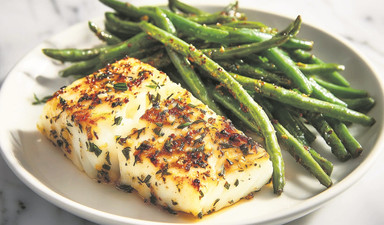 Sarımsaklı tereyağlı levrek ve taze fasulye