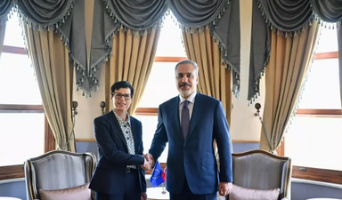 Avrupa Birliği’nin Türkiye’ye bakışında demokrasi boyutunun içi boşalıyor