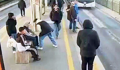 Çocuklar boşlukta çetelere savruluyor