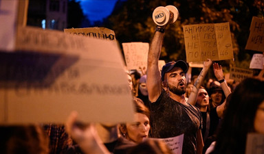 Demokrasiyi kurtarmak için keşke Ukraynalılar gibi mücadele etseydik