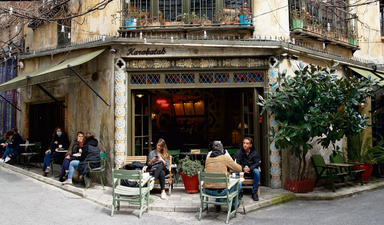 Sanat gezisine kahve molası