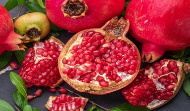 İzmir’de nar hasadı