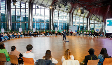 Geleceği gençlerle birlikte tasarlamak için yola çıktılar