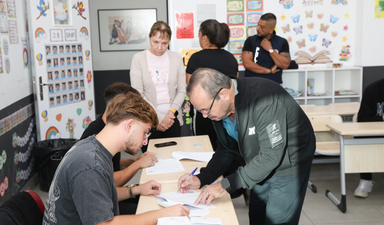 Kırk dört yıl sonra Kıbrıs'ta yeniden seçim izlemek