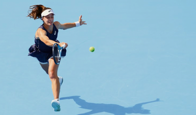 Türkiye Cumhuriyeti tarihinde ilki başaran kadın tenisçi Zeynep Sönmez