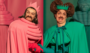 Bebekler ve çocuklar tiyatroya!