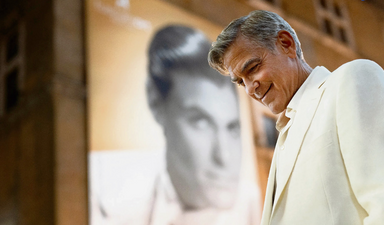 George Clooney kendine selam çakıyor