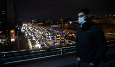 İstanbul'un akşam trafiği: 3 saatte 50 kilometre