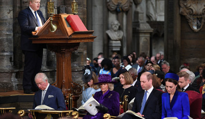 Maskesiz kutlamalarda Kate Middleton'dan takılarıyla Ukrayna mesajı