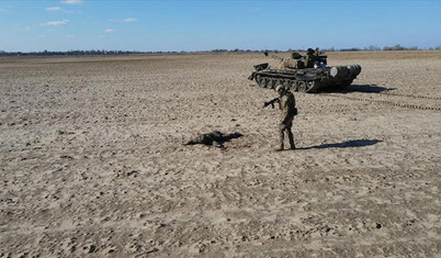 Rus askeri para ödülü karşılığı tankını Ukrayna ordusuna teslim etti