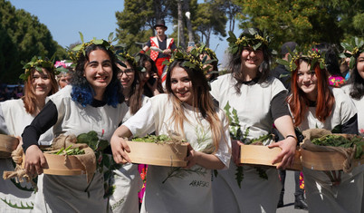 Ege'nin gastronomi buluşması Alaçatı Ot Festivali başladı