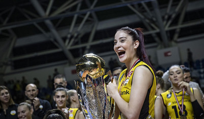 VakıfBank'tan ayrılan Tuğba Şenoğlu, kariyerine Japonya'da devam edecek