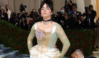 Sylvia Plath’in "Sırça Fanus" kitabı beyazperdeye uyarlanıyor: Başrol Billie Eilish mi?