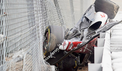 Formula 1'de korkutan kaza: Guanyu Zhou'nun aracı takla attı