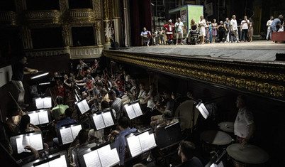 Odessa'da sanatçılar, opera ve bale ile halka moral vermeye çalışıyor